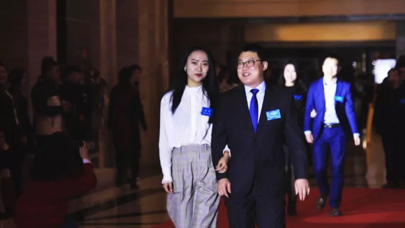 “感恩相伴?筑夢(mèng)同行”——龍港集團(tuán)2019新春年會(huì)盛大舉行！