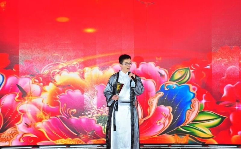“感恩相伴?筑夢(mèng)同行”——龍港集團(tuán)2019新春年會(huì)盛大舉行！