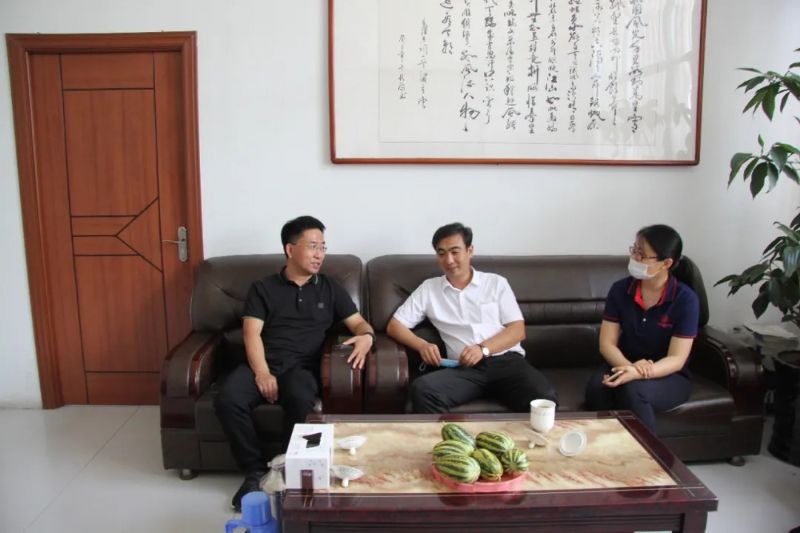 傾情捐贈(zèng)，助力復(fù)學(xué)——龍港集團(tuán)愛心捐助飲馬山陽(yáng)小學(xué)