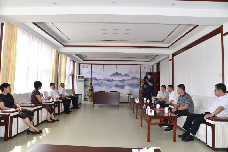 校企聯(lián)袂，共筑教育——“龍港·育秀園”又一教育教學(xué)獎勵基金簽約儀式圓滿完成！