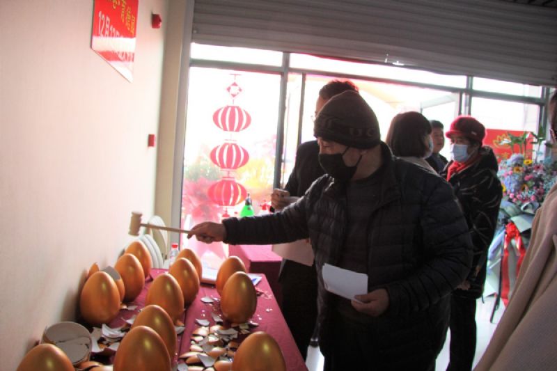 人山人海，瘋狂搶購丨直擊龍港·育德園開盤火爆現(xiàn)場(chǎng)！