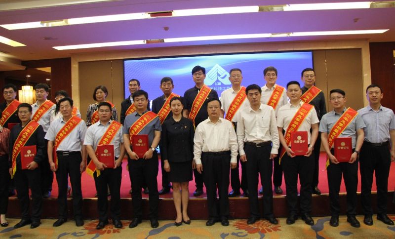 濰坊龍港集團董事長王敬偉榮獲“風(fēng)箏都zui美科技工作者”！