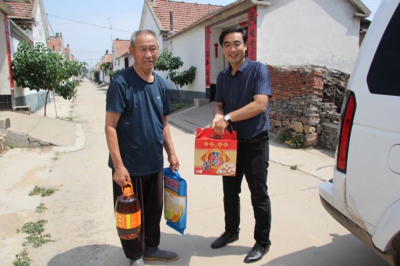 情系老黨員，慰問暖人心——新生代企業(yè)家代表、龍港集團(tuán)常務(wù)副總經(jīng)理王敬武走訪慰問老黨員